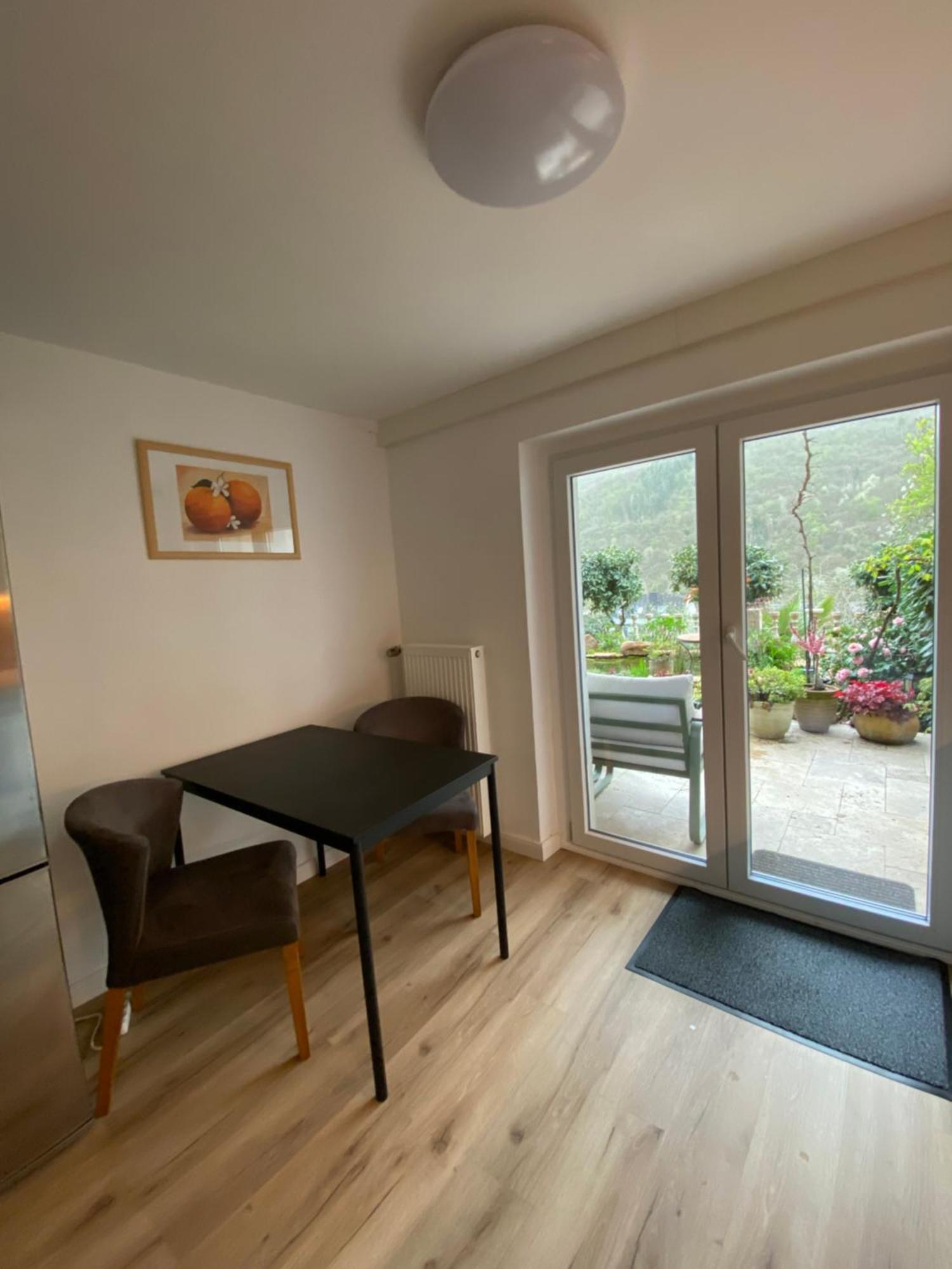 Pension Mit Moselblick Klotten Bagian luar foto