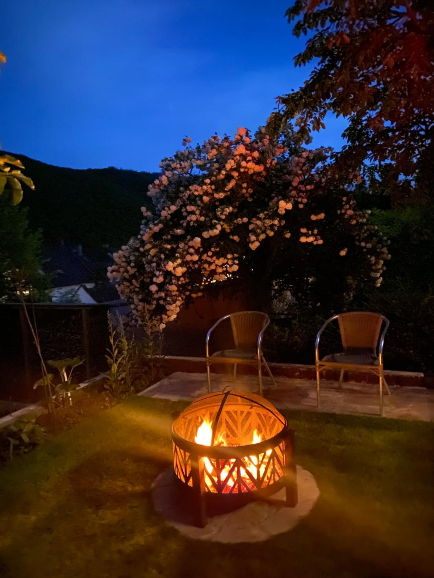 Pension Mit Moselblick Klotten Bagian luar foto